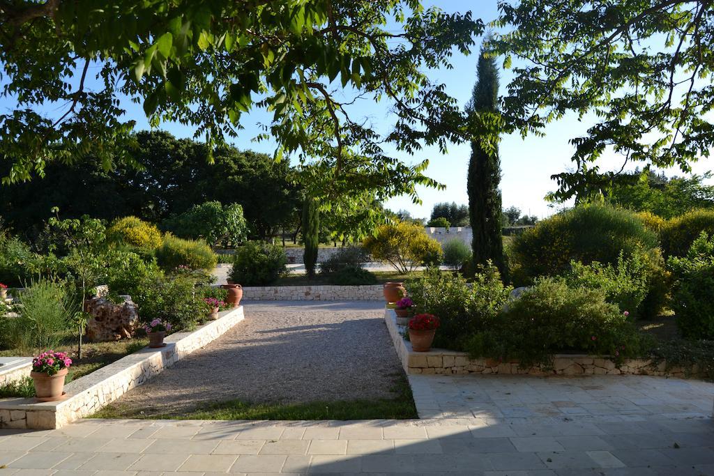 B&B Corte Del Camedrio Cisternino Exterior photo